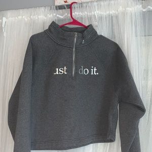Workout sweatshirt